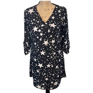 Black and white Decree stars tunic. EUC.